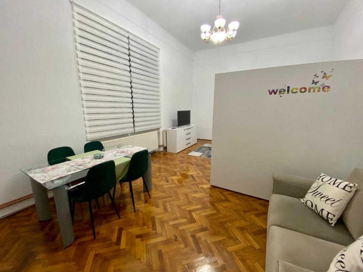 Apartament Super Central Cu Parcare Privata Appartamento Arad Esterno foto